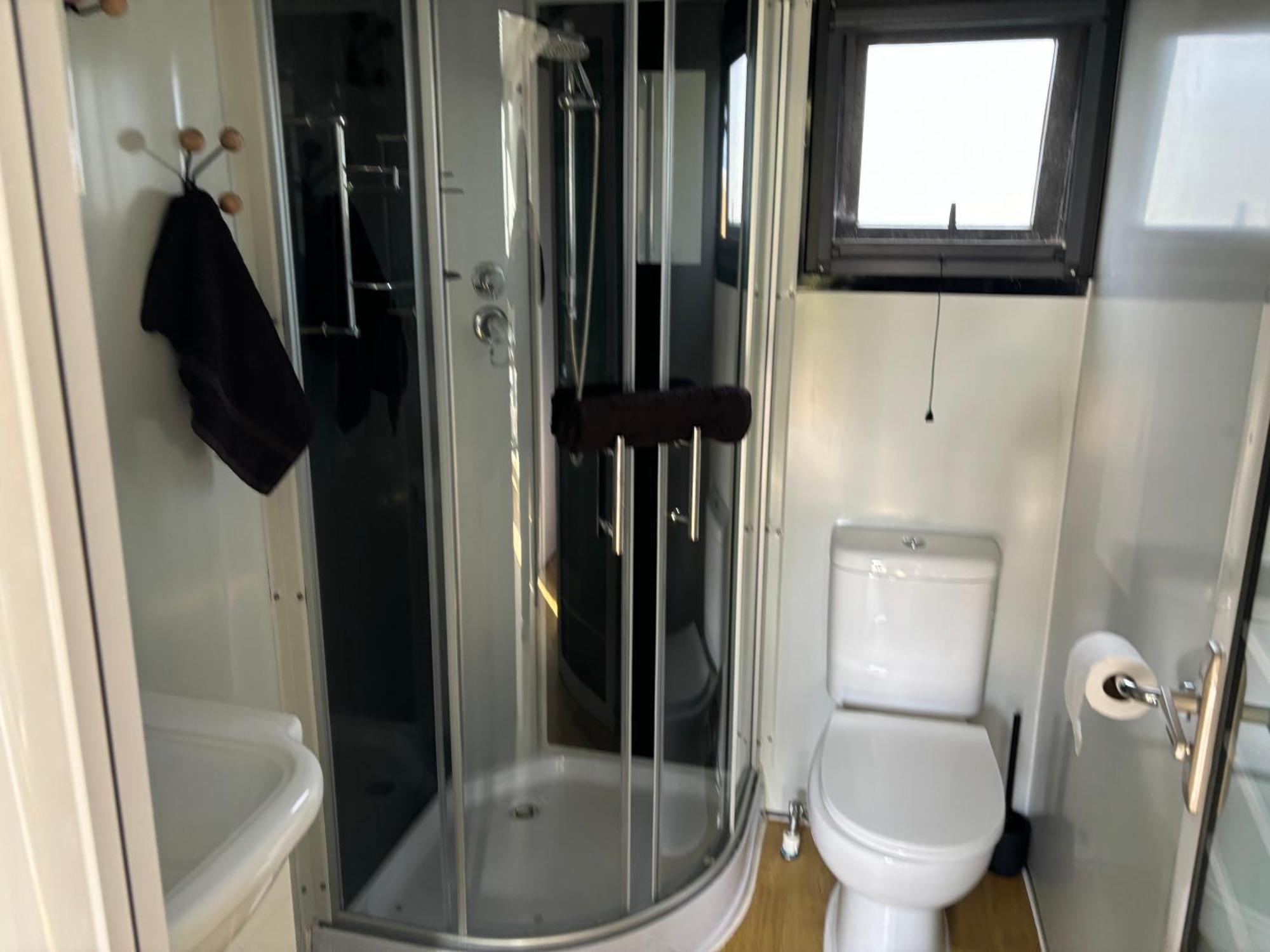 Adorable Little Container House Apartment Hastings Exterior photo